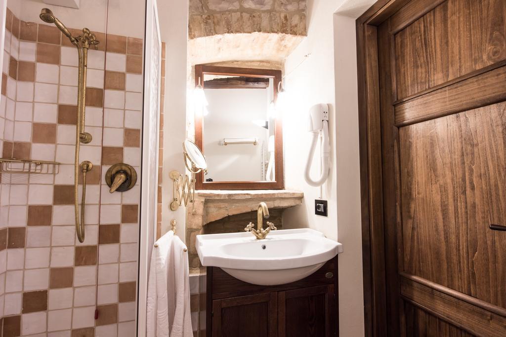 Domus In Castro Bed & Breakfast Montecchio  Room photo